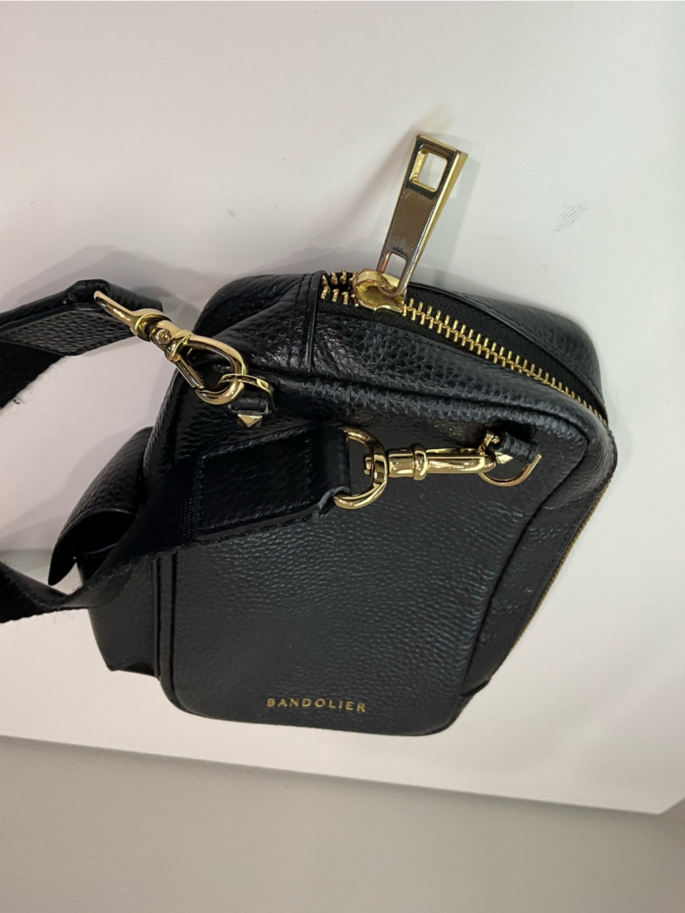 BANDOLIER Black Pebbled Leather Crossbody Phone Bag Gold Hardware Zip Top - Picture 7 of 10